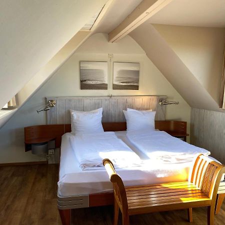 T Huuske Tuinappartement Met Fantastisch Uitzicht, Nabij Zee Zonnemaire Екстериор снимка