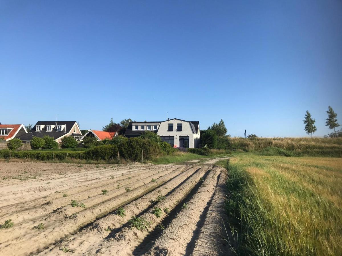 T Huuske Tuinappartement Met Fantastisch Uitzicht, Nabij Zee Zonnemaire Екстериор снимка