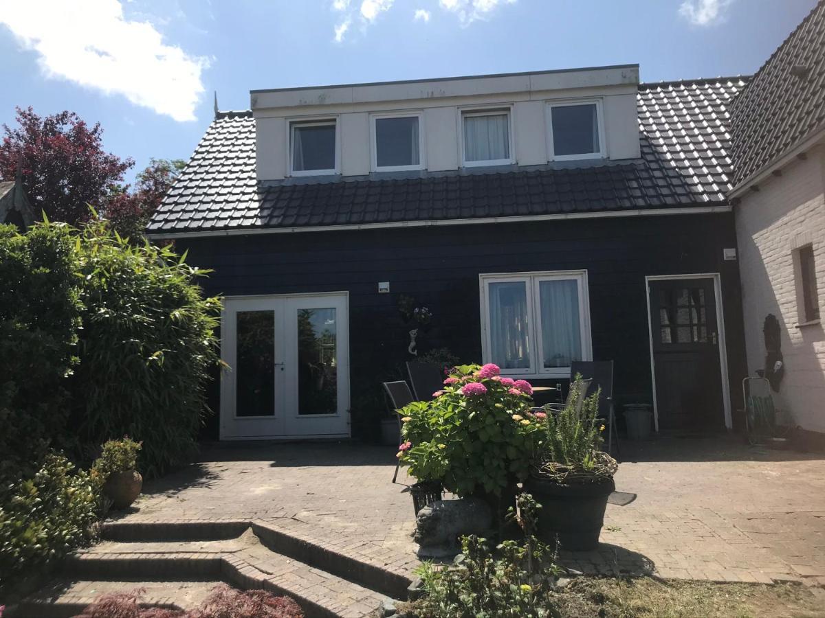 T Huuske Tuinappartement Met Fantastisch Uitzicht, Nabij Zee Zonnemaire Екстериор снимка