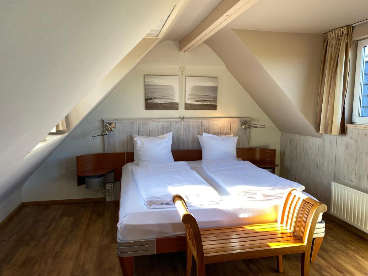 T Huuske Tuinappartement Met Fantastisch Uitzicht, Nabij Zee Zonnemaire Екстериор снимка