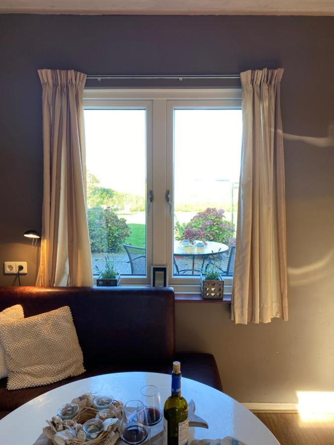 T Huuske Tuinappartement Met Fantastisch Uitzicht, Nabij Zee Zonnemaire Екстериор снимка